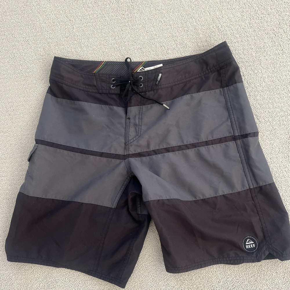 Reef Black and Gray Board Shorts Quick-Dry Swimwear